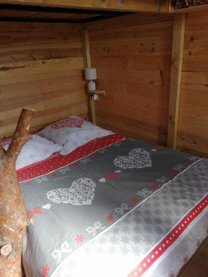 Patrice Et Chrstel Cabane En Bois Chatuzange-le-Goubet Exterior foto
